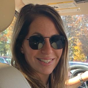 Meet your Posher, Helene